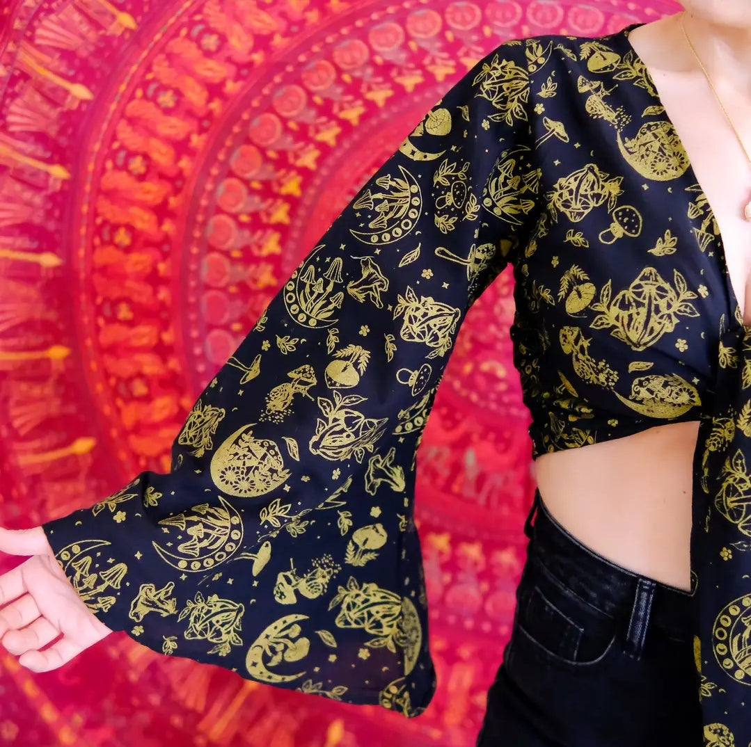 Cotton wrap top with mushroom print